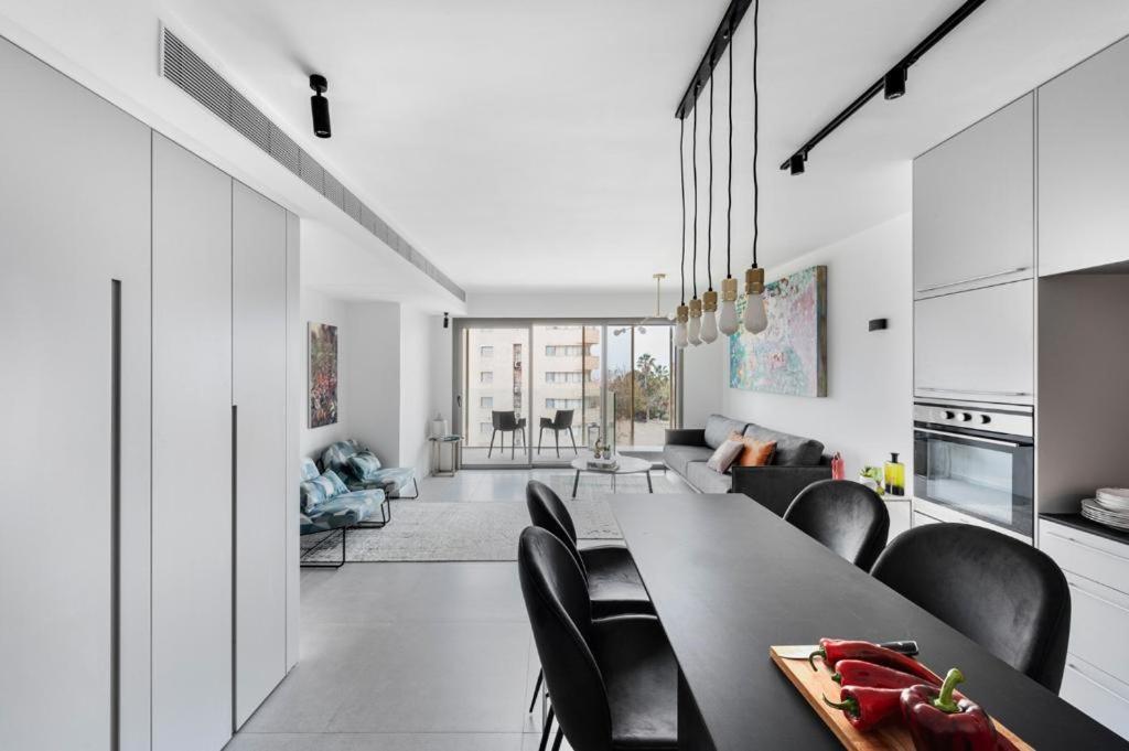 Yefet - By Beach Apartments Tlv Tel Aviv Exterior foto