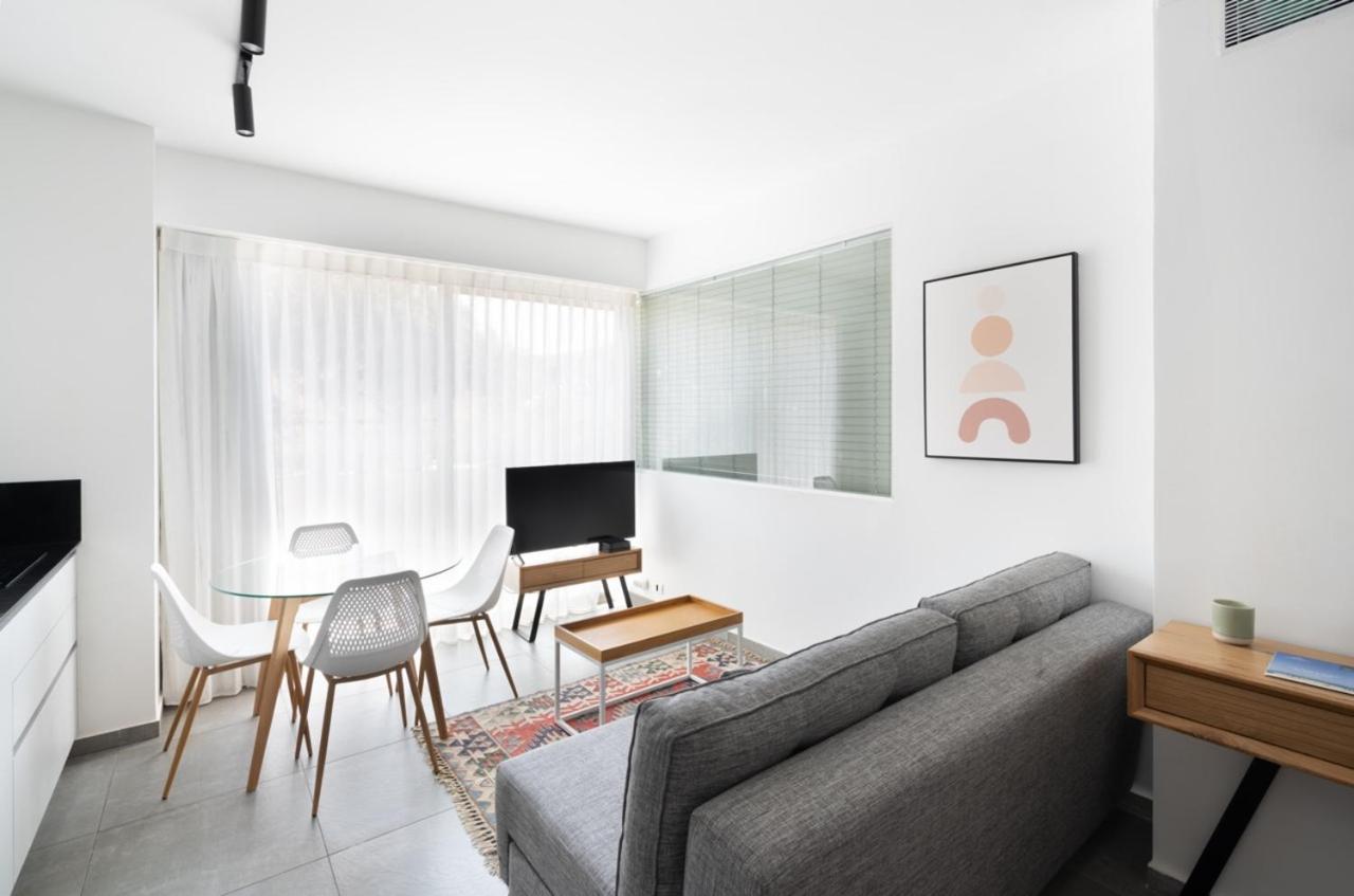 Yefet - By Beach Apartments Tlv Tel Aviv Exterior foto